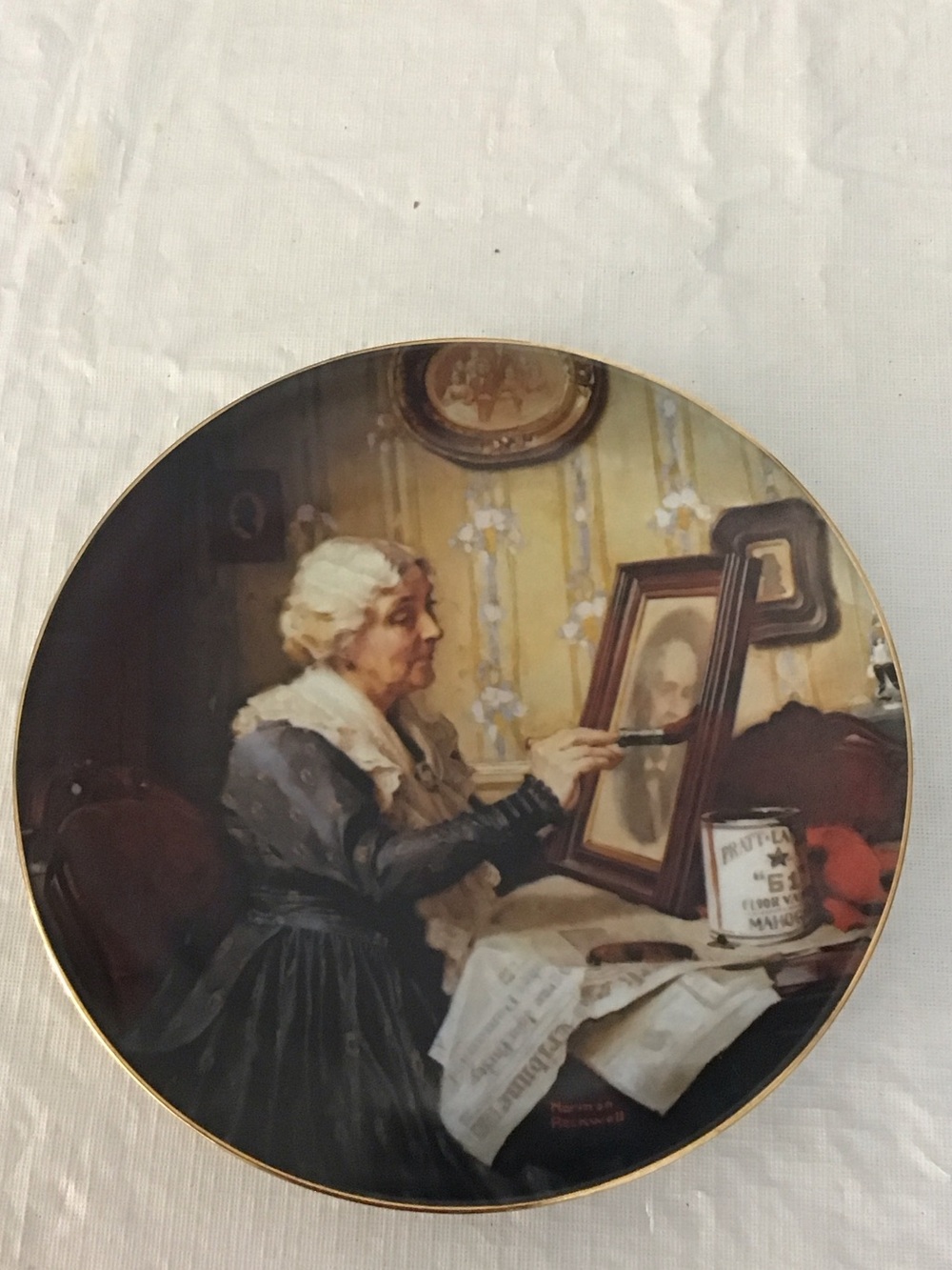 Knowles White and Gold Decorative Collector Plate Back. Stamp #212